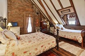 Dickinson Room by Main Street Bed & Breakfast