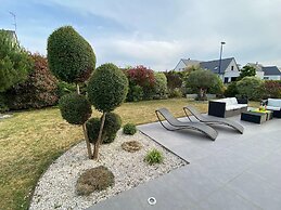 Quite Holiday Villa in Benodet