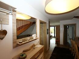 Chalet Alpenzauber mit Beheiztem Pool, Inzell