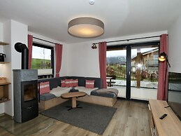 Chalet Alpenzauber mit Beheiztem Pool, Inzell