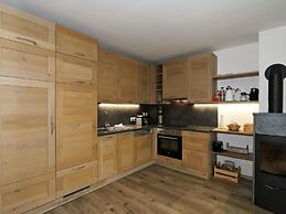 Chalet Alpenzauber mit Beheiztem Pool, Inzell