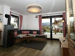 Chalet Alpenzauber mit Beheiztem Pool, Inzell