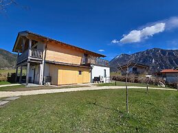 Chalet Alpenzauber mit Beheiztem Pool, Inzell