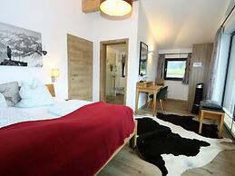 Chalet Alpenzauber mit Beheiztem Pool, Inzell