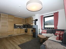 Chalet Alpenzauber mit Beheiztem Pool, Inzell