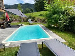 Chalet Alpenzauber mit Beheiztem Pool, Inzell