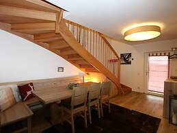 Chalet Alpenzauber mit Beheiztem Pool, Inzell