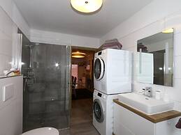 Chalet Alpenzauber mit Beheiztem Pool, Inzell