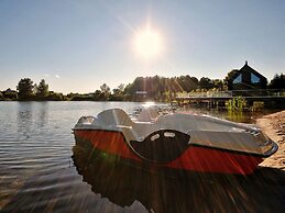 Unique Holiday Home on the Water, Bytow