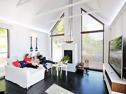 Unique Holiday Home on the Water, Bytow