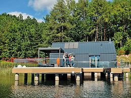 Unique Holiday Home on the Water, Bytow