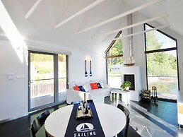 Unique Holiday Home on the Water, Bytow