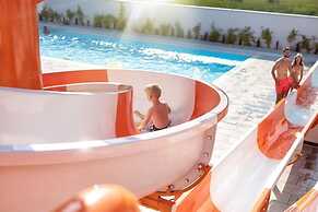 Comfortable Holiday Homes Swimming Pool, Sarbinowo