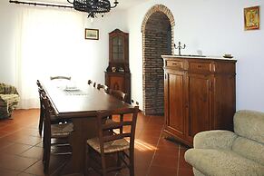 Apartment in Chiusdino With Terrace
