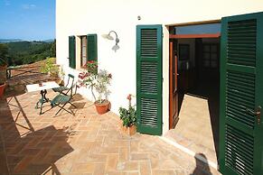 Apartment in Chiusdino With Terrace