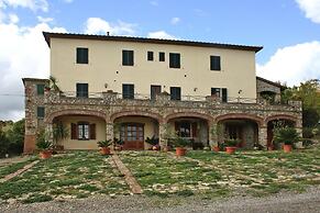 Apartment in Chiusdino With Terrace