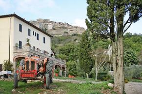 Apartment in Chiusdino With Terrace