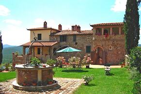 Country House in Tuscany With Panoramic Views