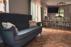Large Holiday Villa With Sauna, Jacuzzi and Pool