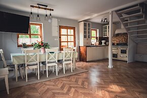 Large Holiday Villa With Sauna, Jacuzzi and Pool