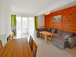 Spacious Holiday Home With Private Garden