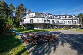 Apartment With Swimming Pool, Terrace, Pobierowo