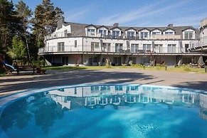 Apartment With Swimming Pool, Terrace, Pobierowo