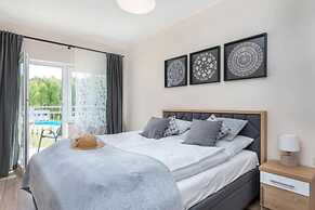 Apartment With Swimming Pool, Terrace, Pobierowo