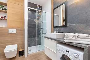 Apartment With Swimming Pool, Terrace, Pobierowo