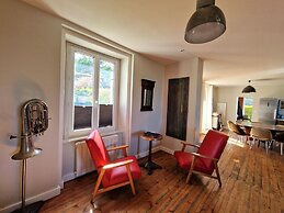 4 Family Home, Walking Distance to the Beach