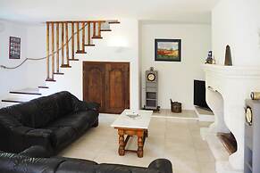 Charming Holiday Home With Garden and Private Pool, Puymeras