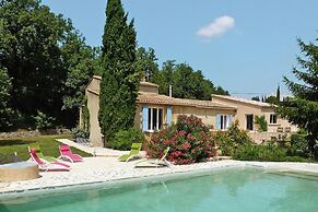 Charming Holiday Home With Garden and Private Pool, Puymeras