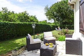 Beautiful Quiet Holiday Home, Close to the Beach