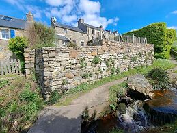 Semi-detached House With sea Views, Porspoder