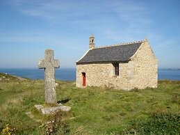 Semi-detached House With sea Views, Porspoder
