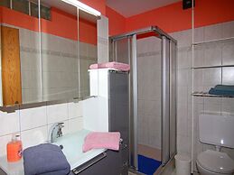 Apartment in Bsum With Garden