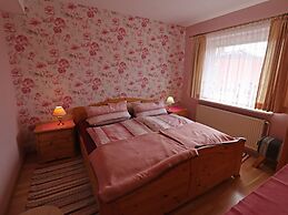 Apartment in Bsum With Garden