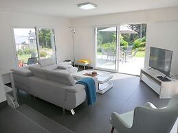 Comfortable Holiday Home With Partial sea Views, Douarnenez-treboul