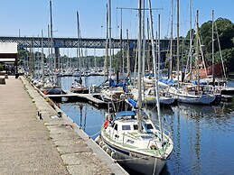 Comfortable Holiday Home With Partial sea Views, Douarnenez-treboul