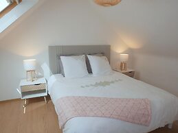 Comfortable Holiday Home With Partial sea Views, Douarnenez-treboul
