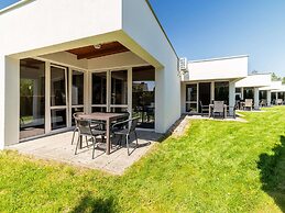 Single-storey Holiday Homes, Pool, Playground