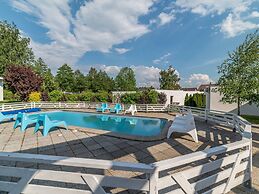 Single-storey Holiday Homes, Pool, Playground