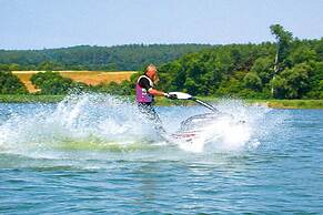 Terraced Houses, Right on the Lake, Sulomino