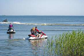 Terraced Houses, Right on the Lake, Sulomino