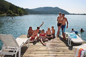 Sunny Holiday Apartment With Balcony on Klopeinersee With Private Beac