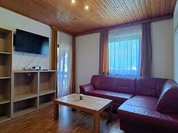 Sunny Holiday Apartment With Balcony on Klopeinersee With Private Beac