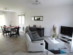 Semi-detached House, Brehal