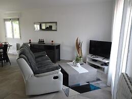 Semi-detached House, Brehal