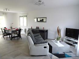 Semi-detached House, Brehal