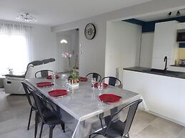 Semi-detached House, Brehal